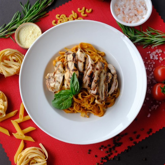 Napoliten Soslu Chicken Fettuccine